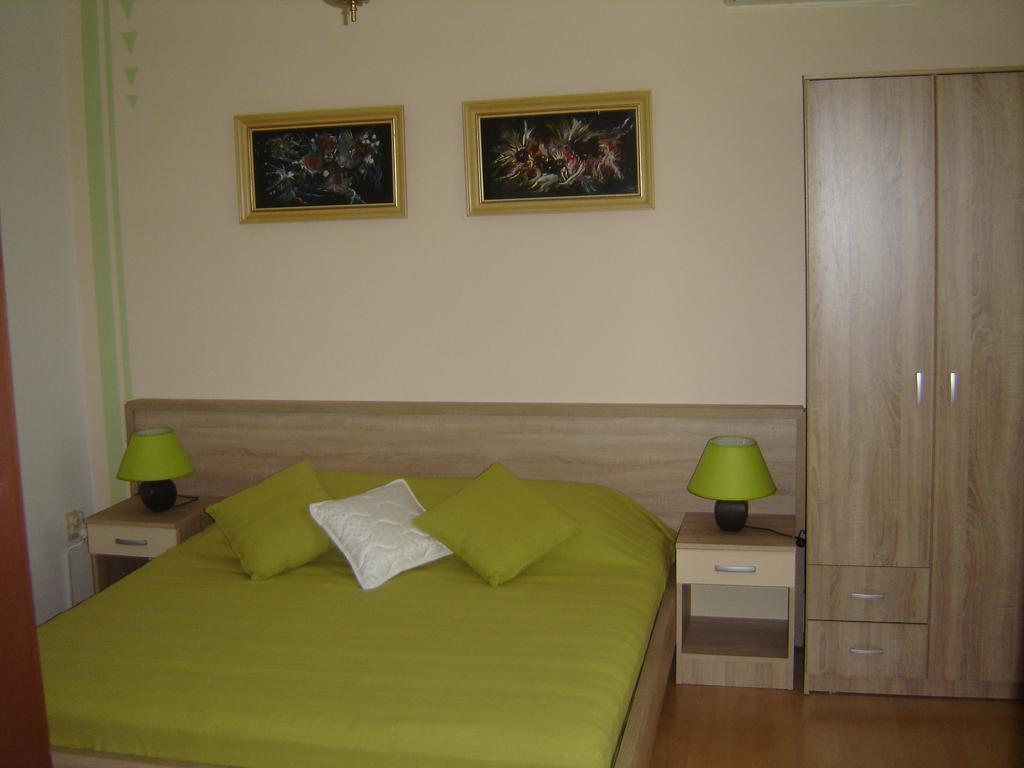 Apartmani Luna Hvar Town Bagian luar foto