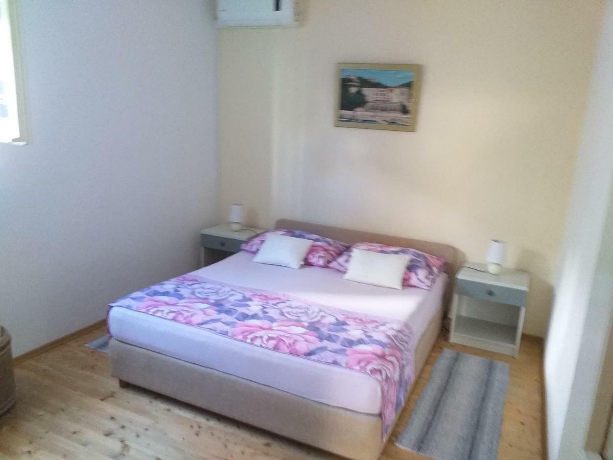 Apartmani Luna Hvar Town Bagian luar foto