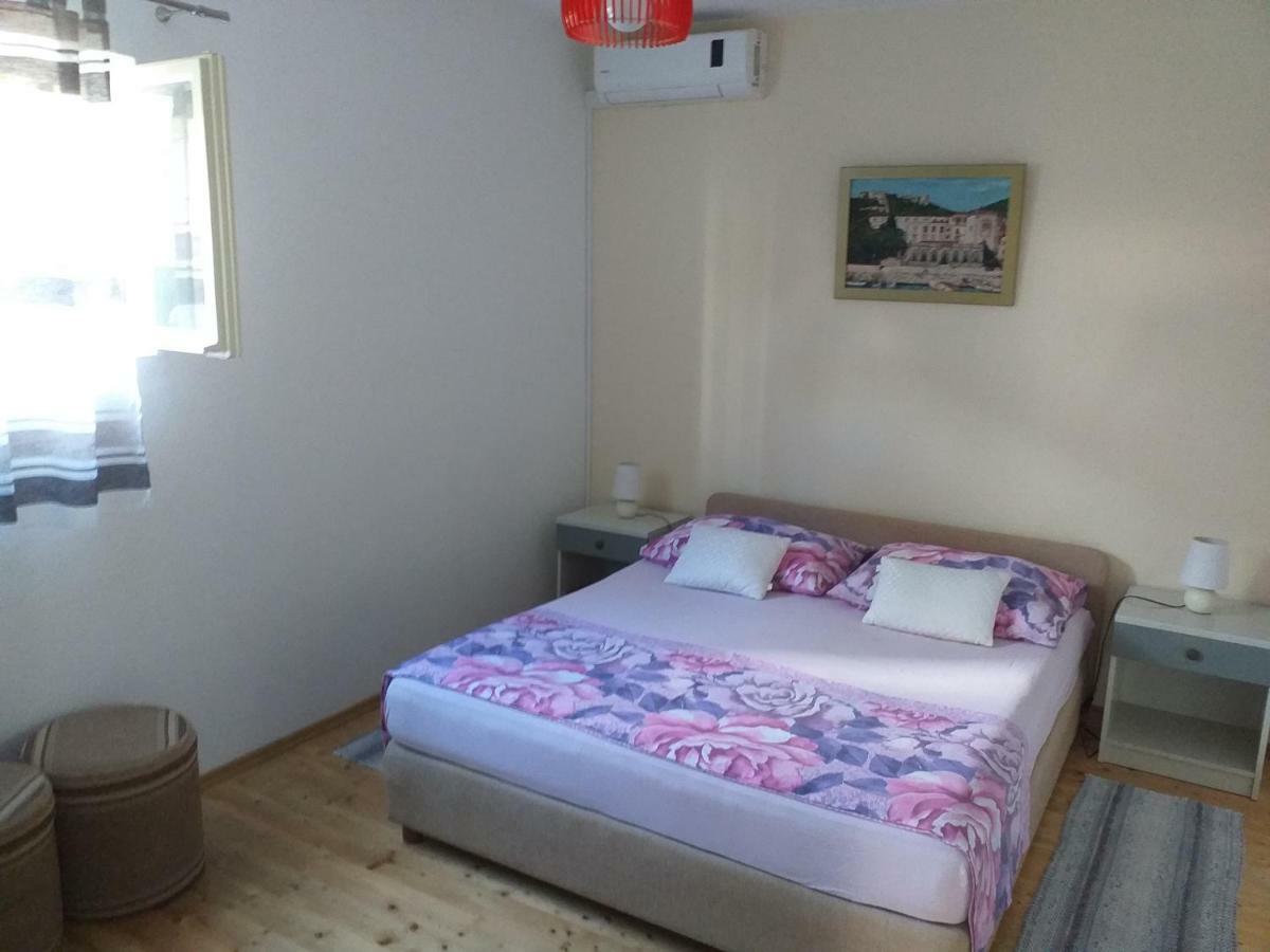 Apartmani Luna Hvar Town Bagian luar foto